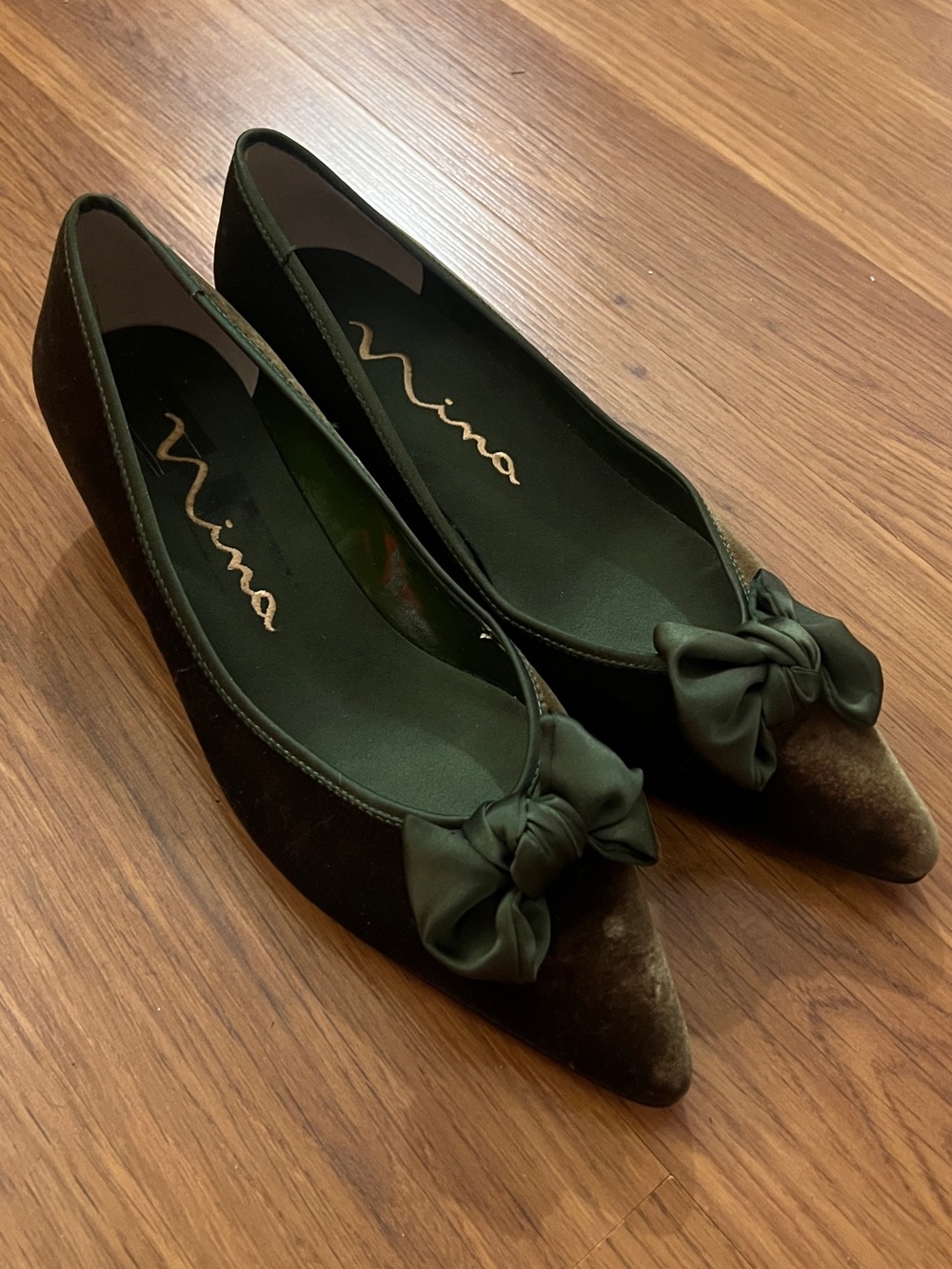 Vintage Nina Forest Green Velvet Bow Pointed Toe Kitten Heel Pumps 7.5M
